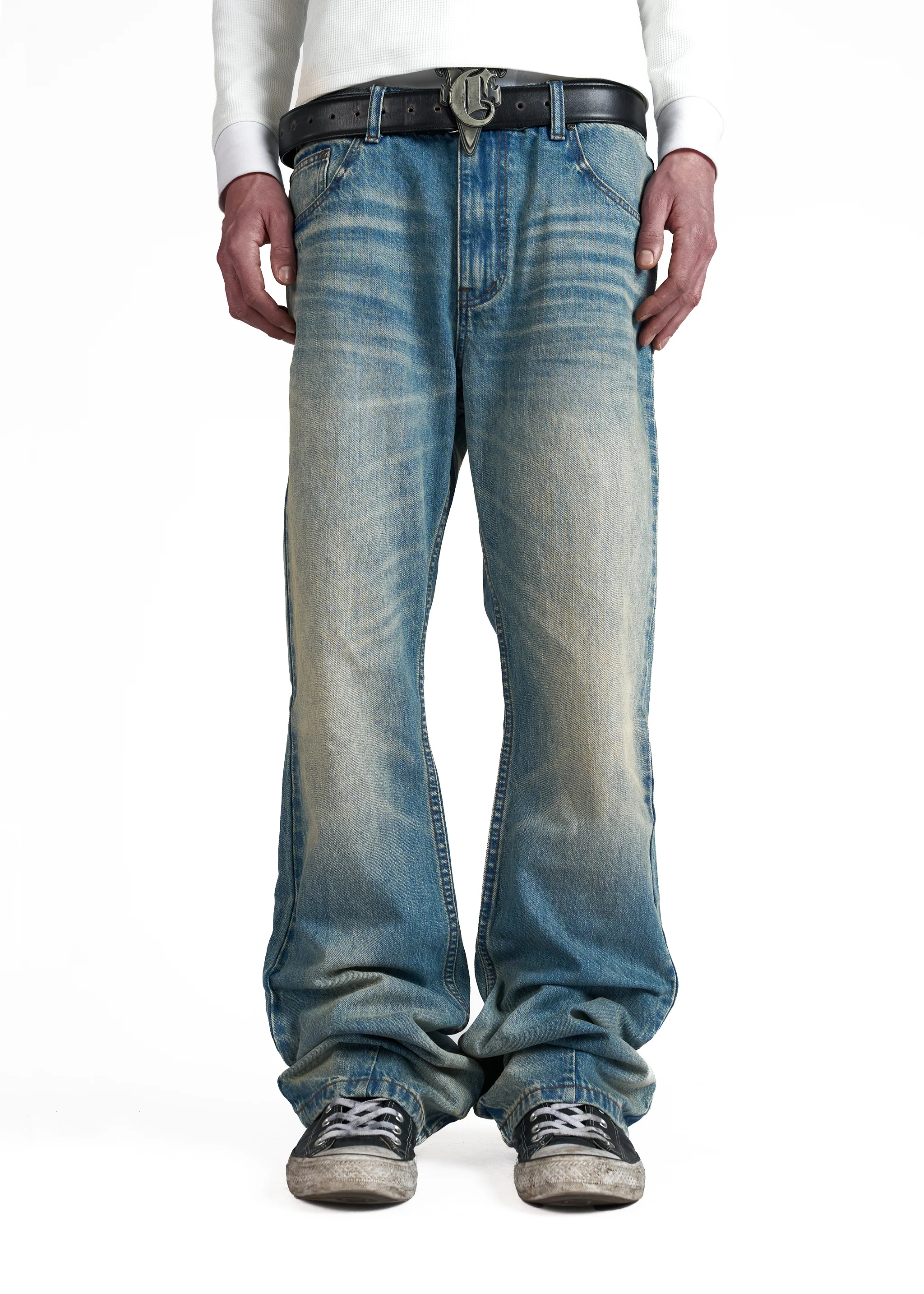 LIGHT BLUE BOOTCUT JEANS - Image 4